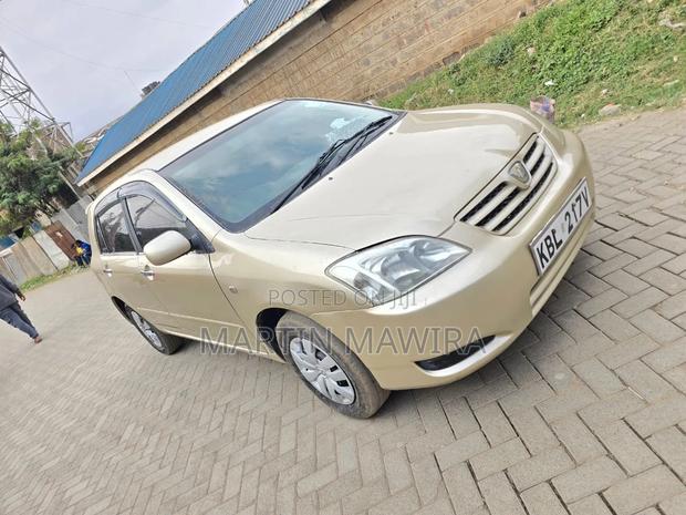 Toyota Corolla RunX 2003 Gold