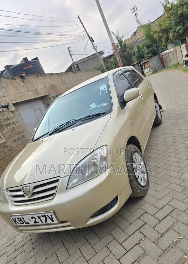 Toyota Corolla RunX 2003 Gold