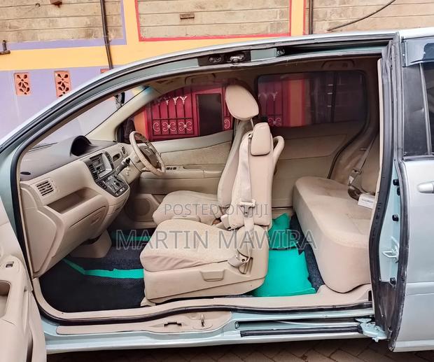 Toyota Raum 2006 Blue