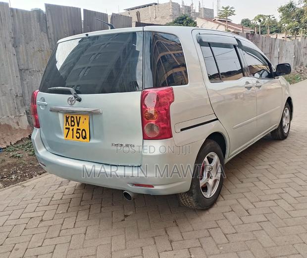 Toyota Raum 2006 Blue