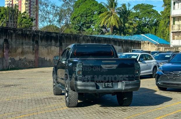 Toyota Tundra 2023 Black
