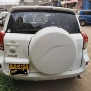 Toyota RAV4 2009 White for sale