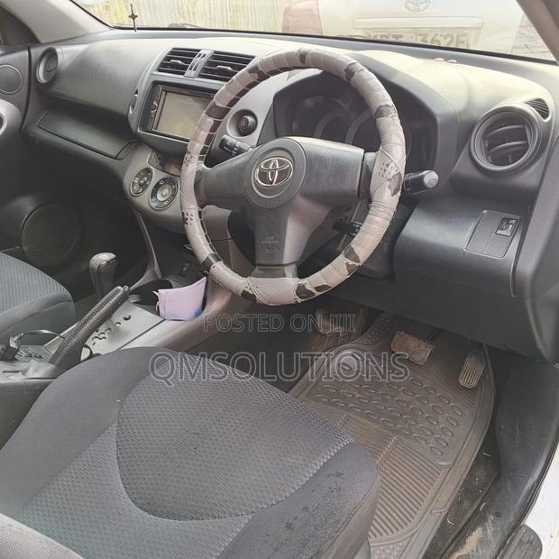 Toyota RAV4 2009 White