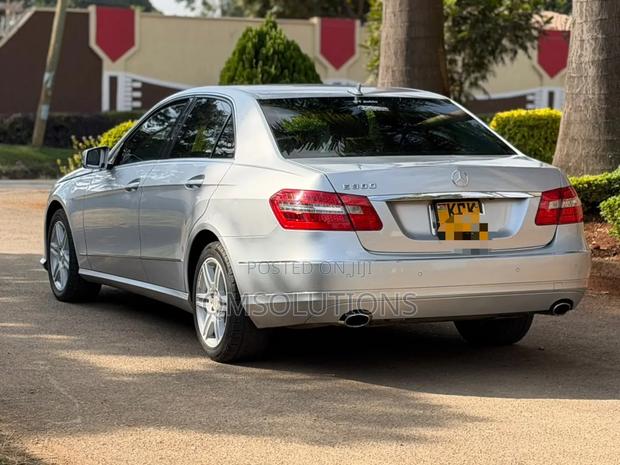 Mercedes-Benz E300 2009 White