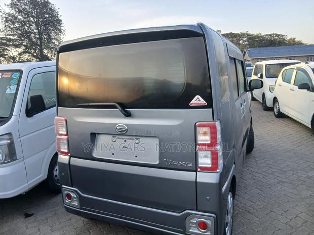 Daihatsu Wake 2020 Gray