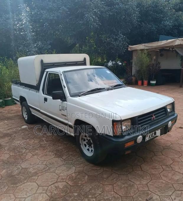 Mitsubishi L200 2001 White
