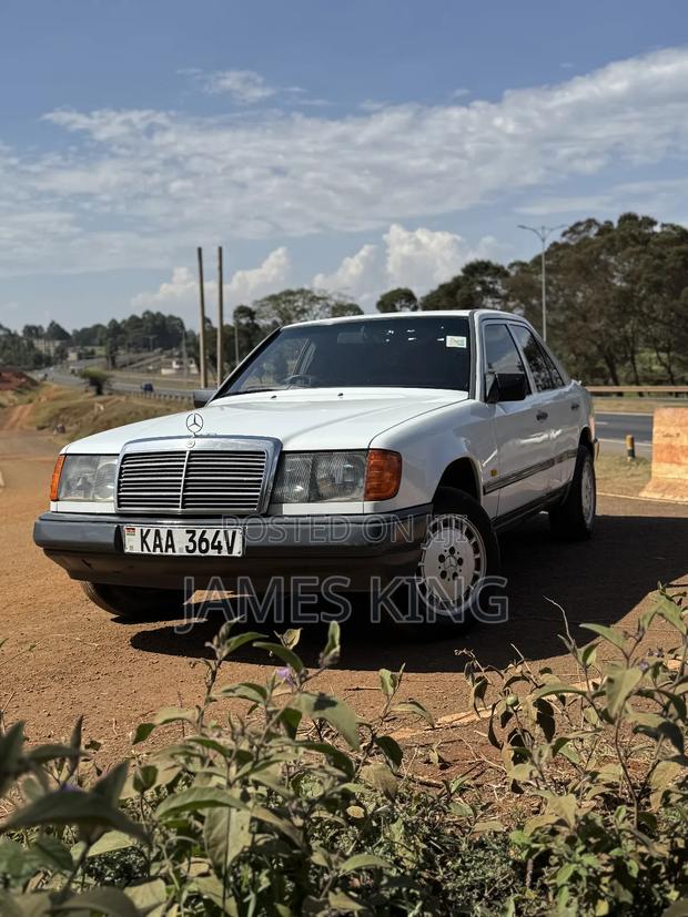 Mercedes-Benz E200 1988 White