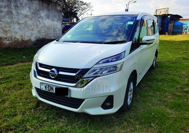 Nissan Serena 2017 White