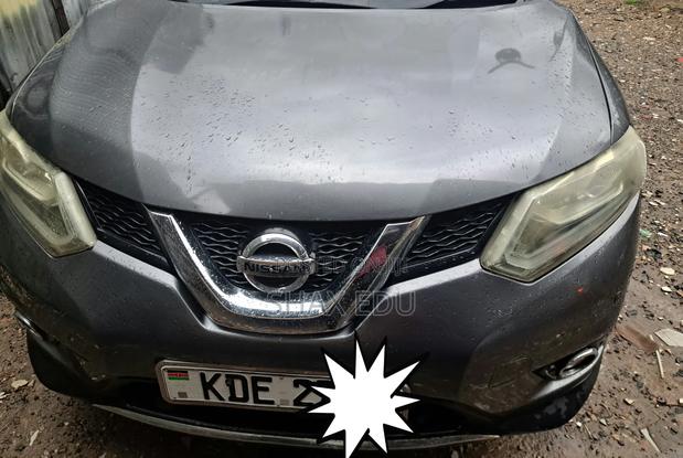 Nissan X-Trail 2014 Gray