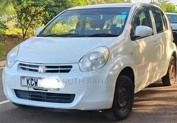 Toyota Passo 2012 Off white