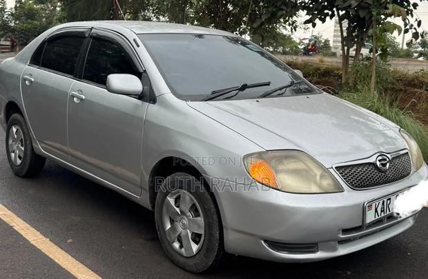 Toyota Corolla 2000 Silver
