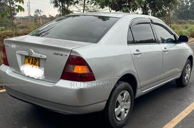 Toyota Corolla 2000 Silver