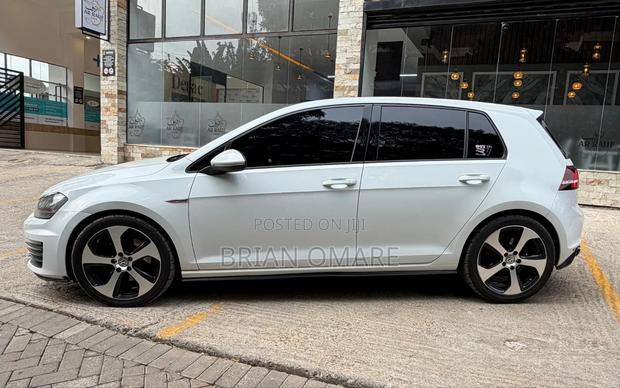 Volkswagen Golf 2016 White