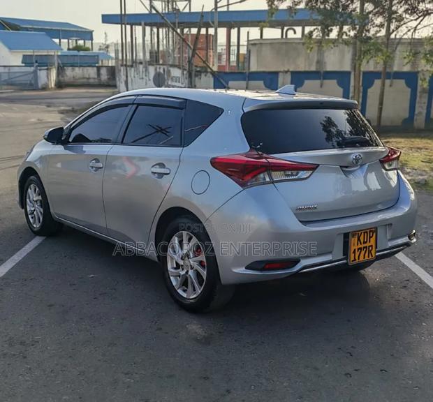 Toyota Auris 2018 Silver