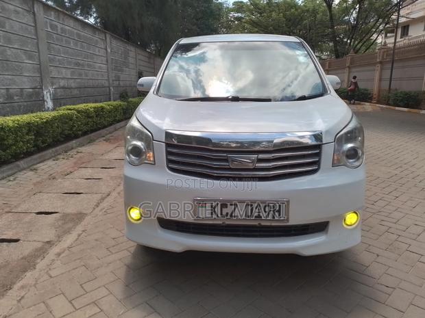 Toyota Noah 2013 White