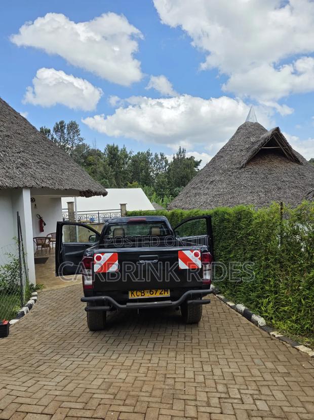 Isuzu D-MAX 2014 Black