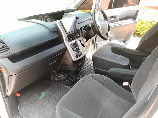 Toyota Noah 2013 White