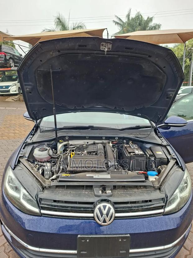Volkswagen Golf 2019 Blue