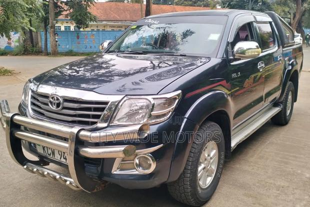 Toyota Hilux 2012 Black