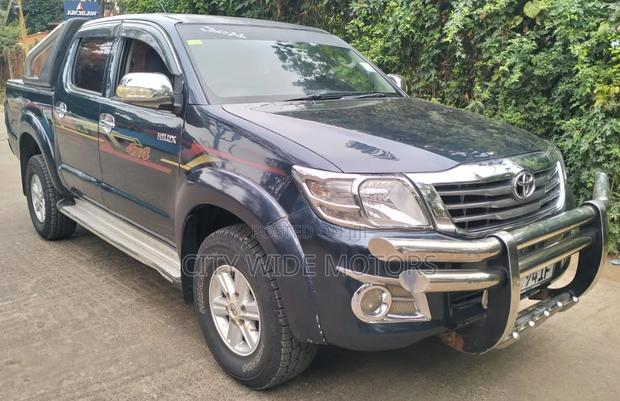 Toyota Hilux 2012 Black