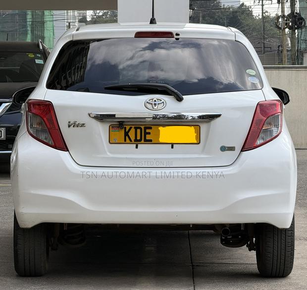 Toyota Vitz 1.3 FWD 5dr 2014 White
