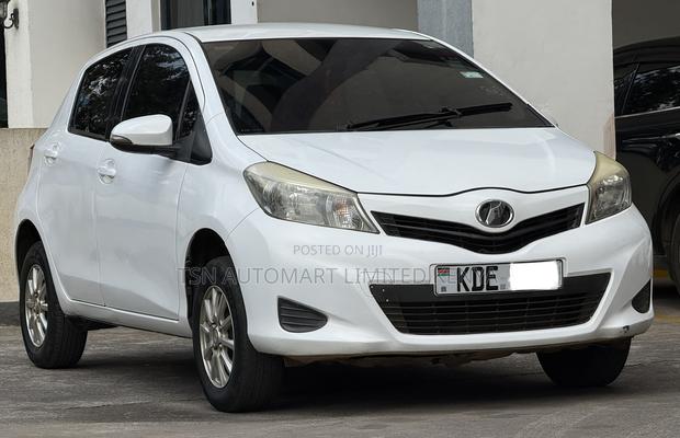 Toyota Vitz 1.3 FWD 5dr 2014 White