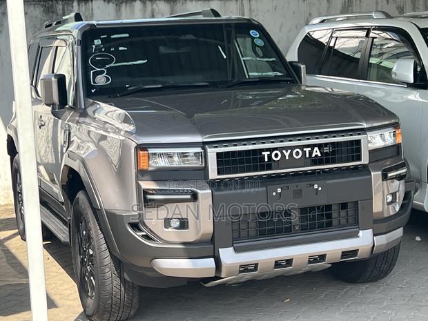 Toyota Land Cruiser Prado 2023 Gold