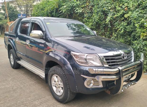 Toyota Hilux 2012 Black