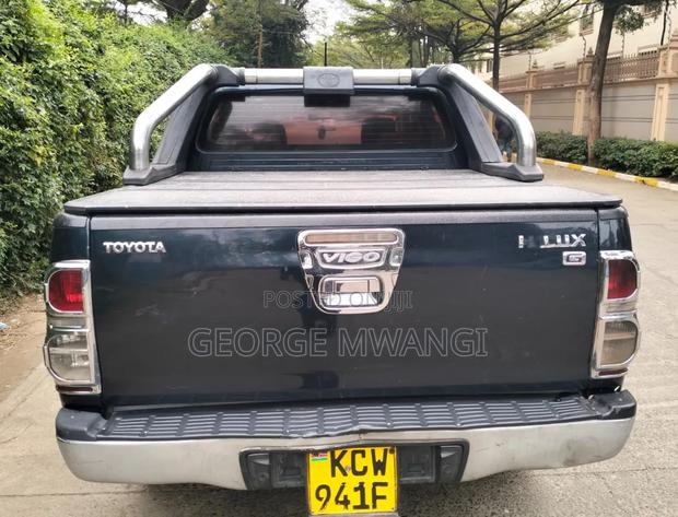 Toyota Hilux 2012 Black
