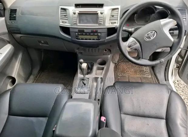 Toyota Hilux 2015 White