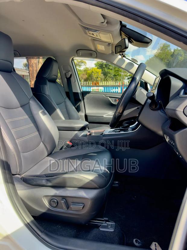 Toyota RAV4 2019 White