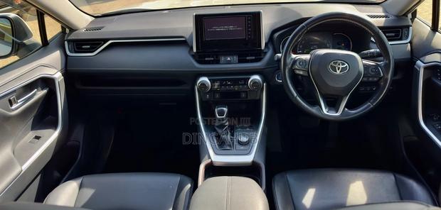 Toyota RAV4 2019 White