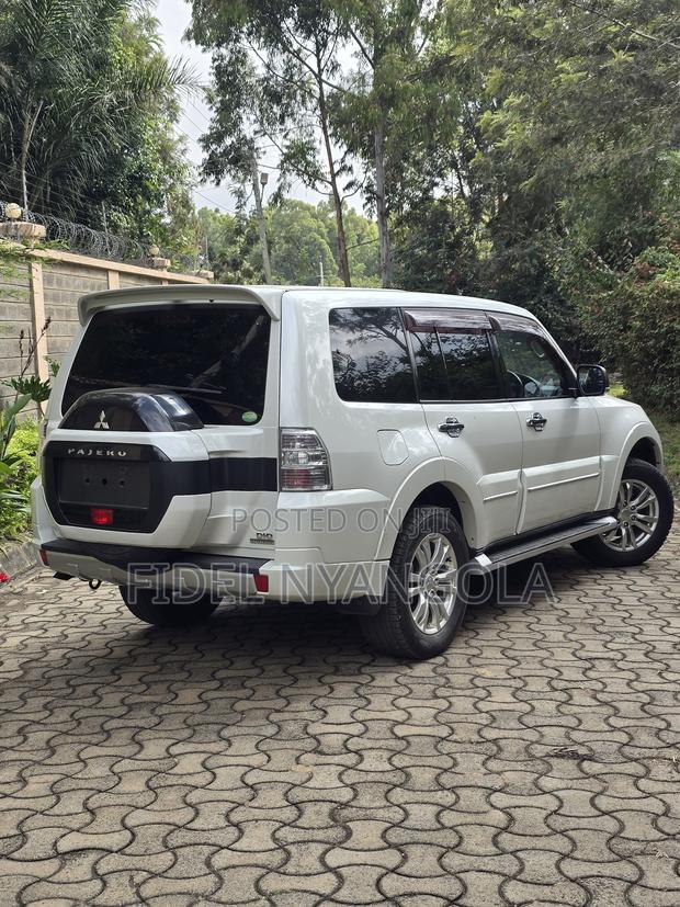Mitsubishi Pajero Exceed 2019 White