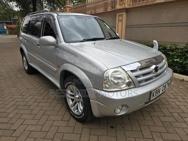 Suzuki Escudo 2004 Silver