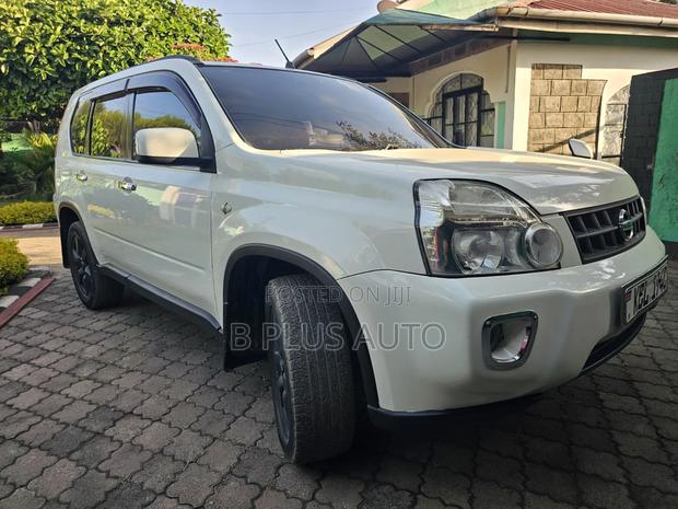 Nissan X-Trail 2011 White