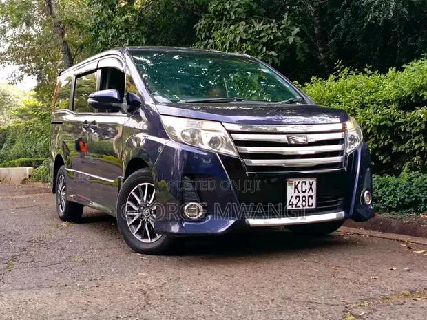 Toyota Noah 2014 Blue