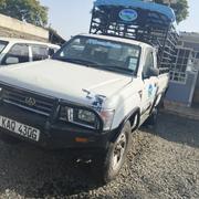 Toyota Hilux 2001 White for sale