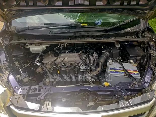 Toyota Noah 2014 Blue