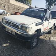 Toyota Hilux 2004 White for sale