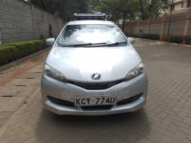 Toyota Wish 2011 Silver