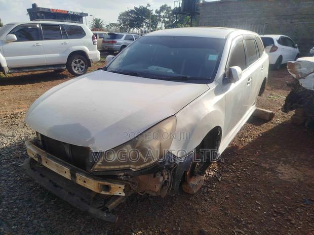 Subaru Legacy 2009 White