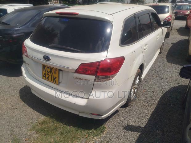 Subaru Legacy 2009 White
