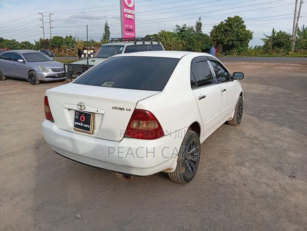 Toyota Corolla 2001 White