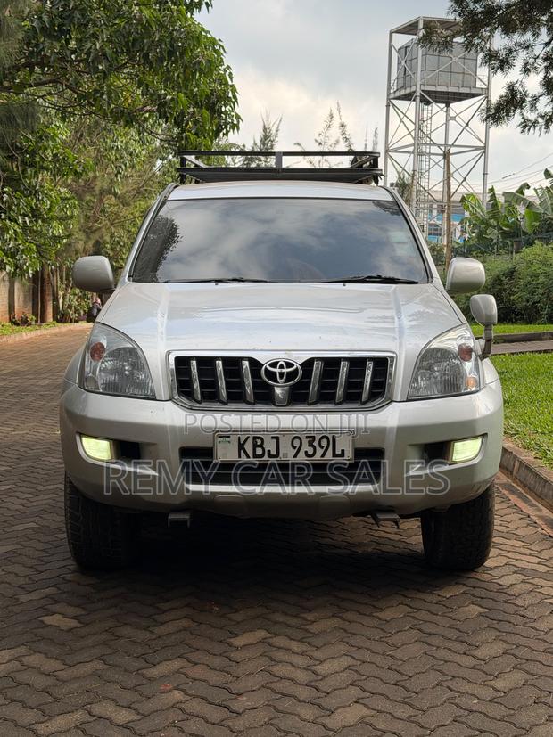 Toyota Land Cruiser Prado 2005 Silver