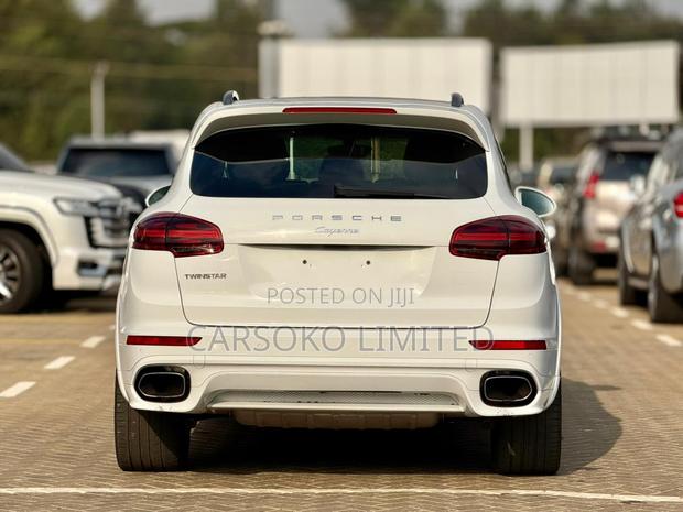 Porsche Cayenne Diesel AWD 2016 White