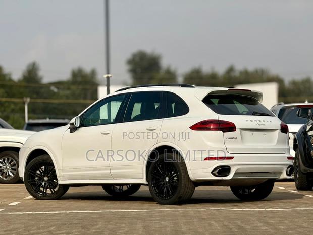 Porsche Cayenne Diesel AWD 2016 White