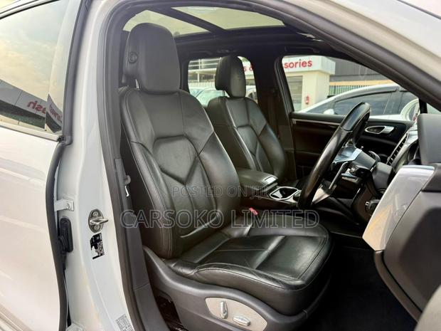 Porsche Cayenne Diesel AWD 2016 White