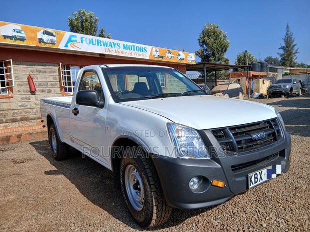 Isuzu D-MAX 2012 White