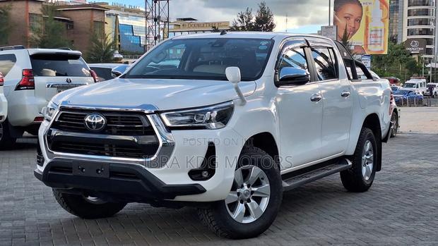 Toyota Hilux 2020 White
