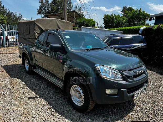 Isuzu D-MAX 2013 Green